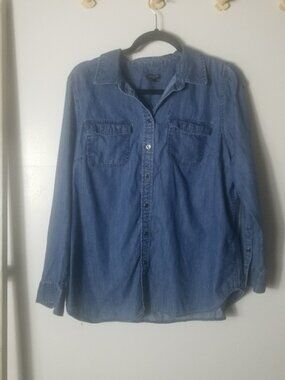 TALBOTS JEAN BUTTON DOWN SIZE LARGE PETITE